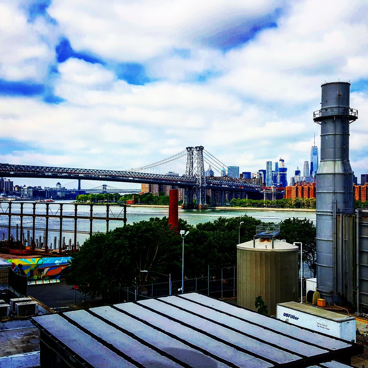 LFOUNDOS's tweet photo. Awesome View from Today's Meditation @GreenDeskNYC #TheWLoft #Stream #Meditation #Yoga https://t.co/kuWg2ZHRGE https://t.co/kOdYbgfcnD