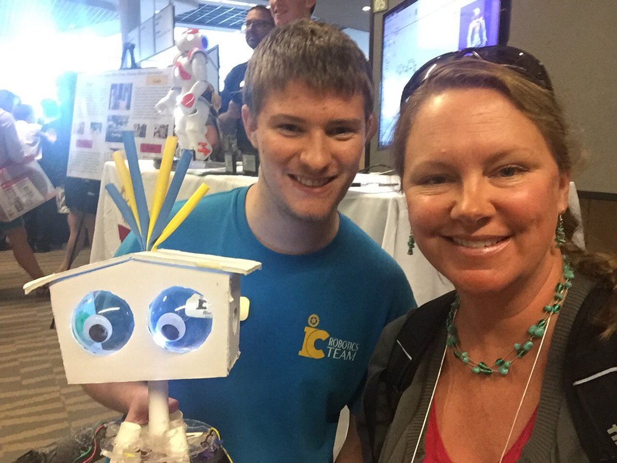 Kohntastic's tweet photo. @RhettSandal rocking it at #ISTE2016! Love seeing our #sclaalumni #makingadifference! #svvsdlearns @SilverCreekLA https://t.co/EGBgwgDvJS