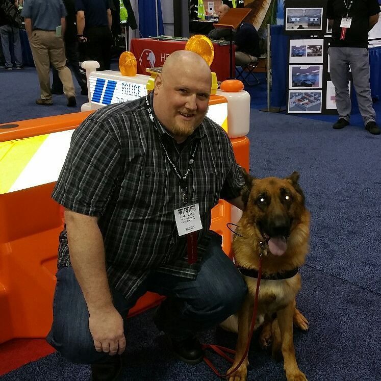 BobJohnson_Comp's tweet photo. Greg with Zip the search and rescue dog #PSE2016 #policesecurityexpo #gooddog https://t.co/U0WIgl9qAy