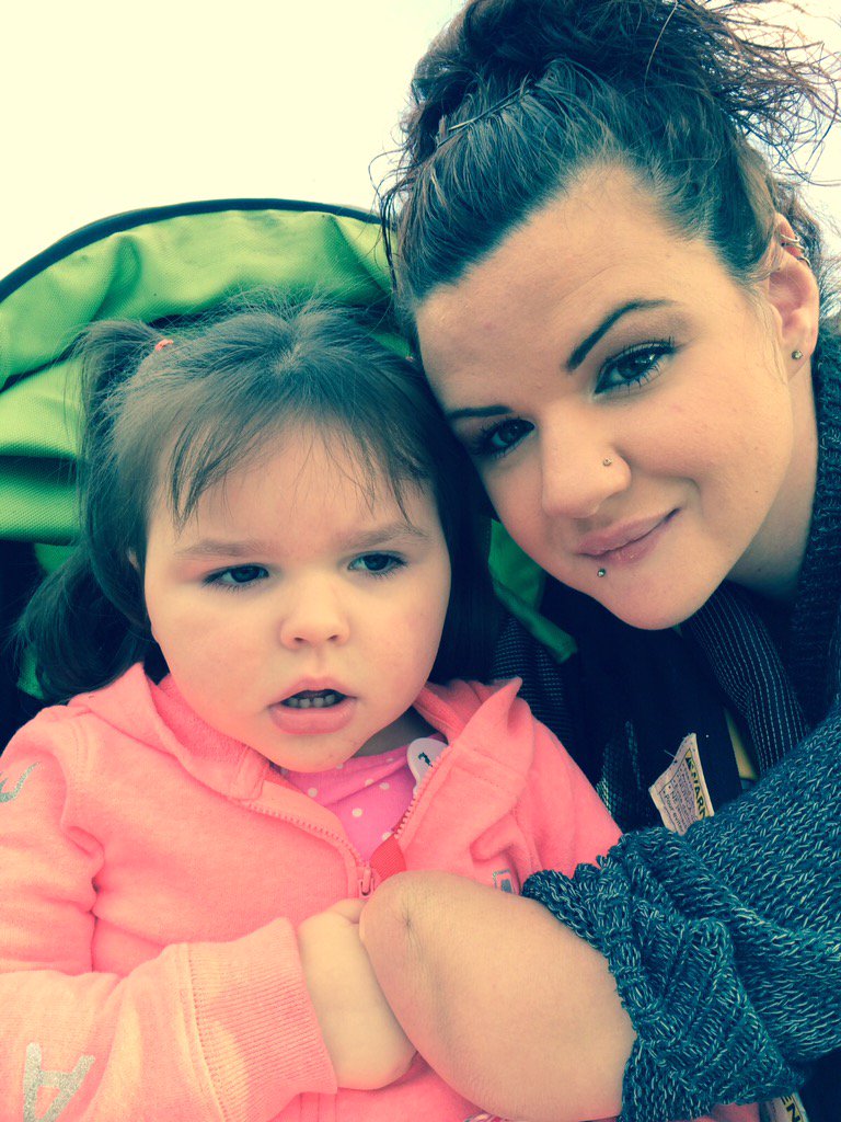 ShawnyJean's tweet photo. Hey @Clint_Black my mommy is coming to see you @DFICasino can you sign my- Raising a hand book please #RettSyndrome https://t.co/VfdseyuYiY