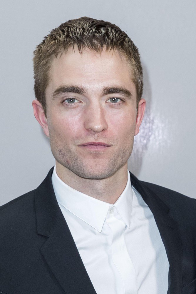 Pattinson_AW's tweet image. Added 9 UHQ Pics of Robert Pattinson at the Photocall of the Dior Homme Show + 2 Media Pics pattinson-art-work.com/2016/06/new-pu…