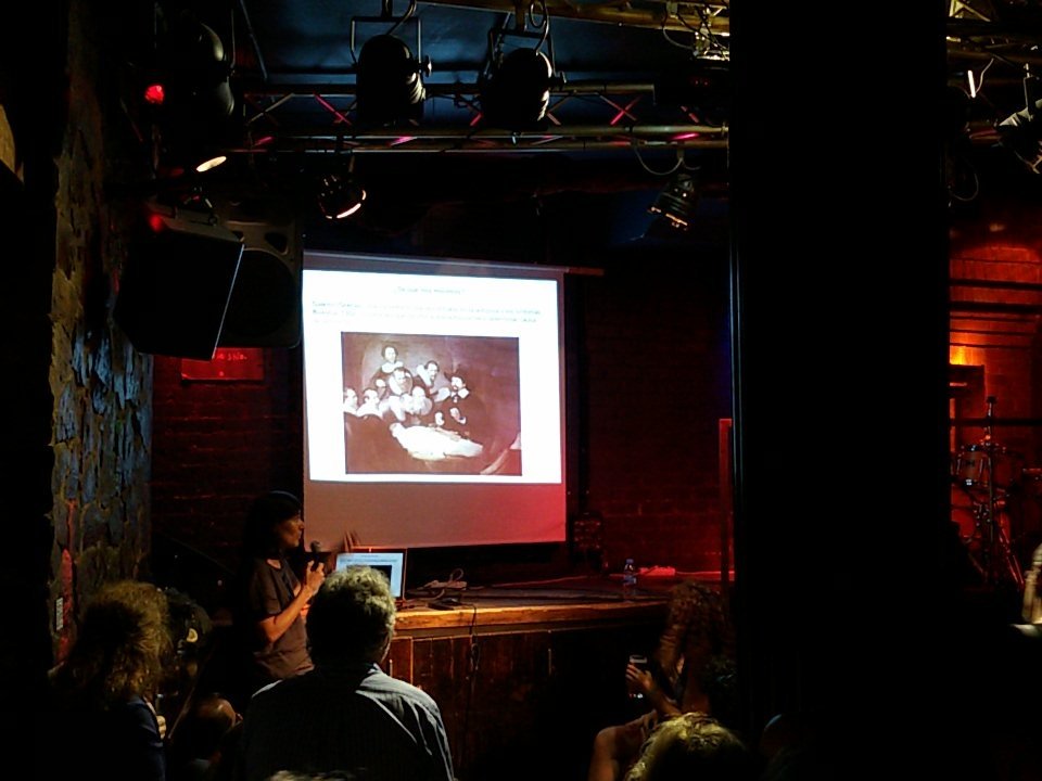 Monica_Fdez_A's tweet photo. La ciencia reta a la muerte en la @jam_science ahora mismo en el @MOECLUB #ciencia #jamscience https://t.co/izUK1W84pq