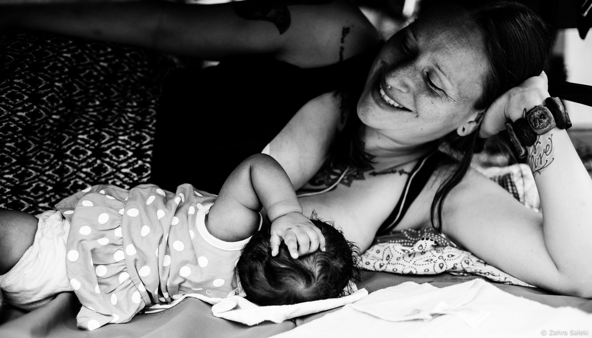 ZSaleki's tweet photo. #streetphotography #kidsphotography #blackandwhite #PublicBreastfeeding #toronto #kensington #myfirstTweet #mother https://t.co/mrCBFeSv3u