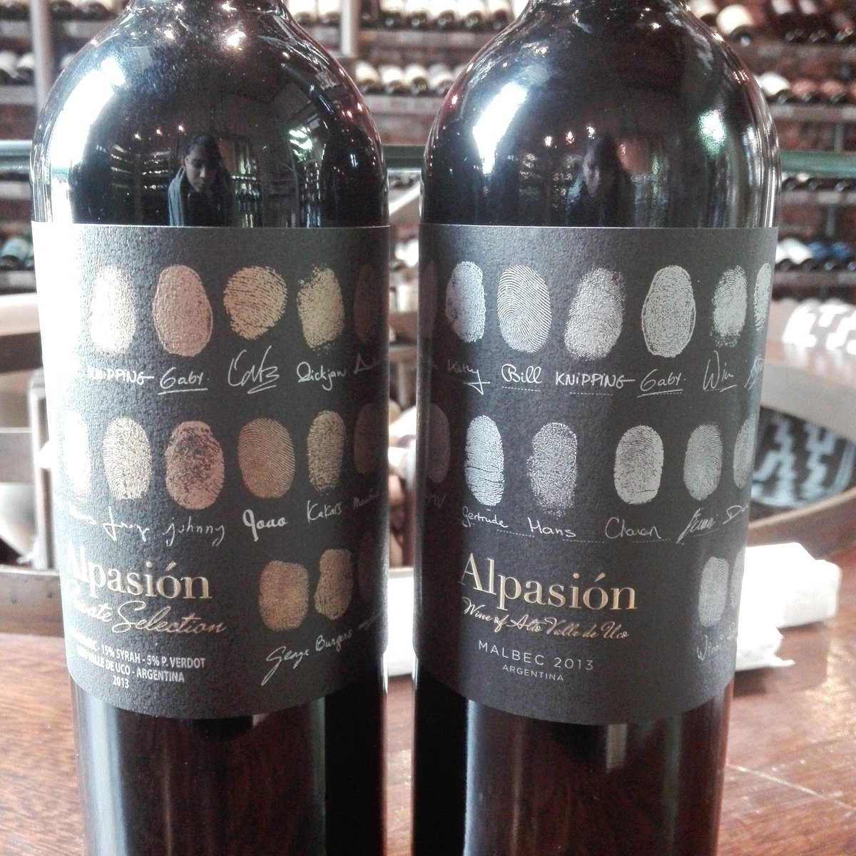 FlorDeSommelier's tweet photo. Miércoles de #degustación hoy tocó @AlpasionWine gracias Lucas, un genio!! Muy pronto en la #cava de @azafran_resto https://t.co/2WuVQ3SYI9