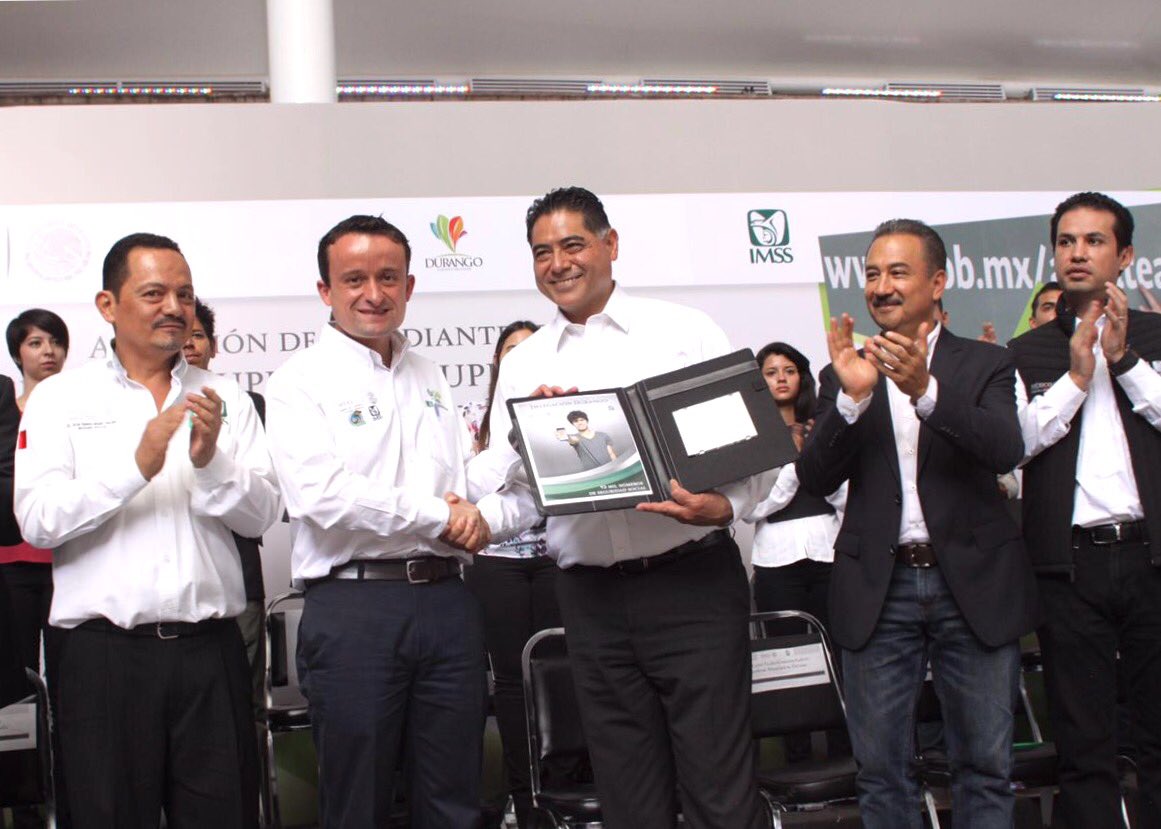 MikelArriolaP's tweet image. Entregamos con Gob. @JHerreraCaldera, 93 mil #NSS personalizados para estudiantes de escuelas públicas de #Durango