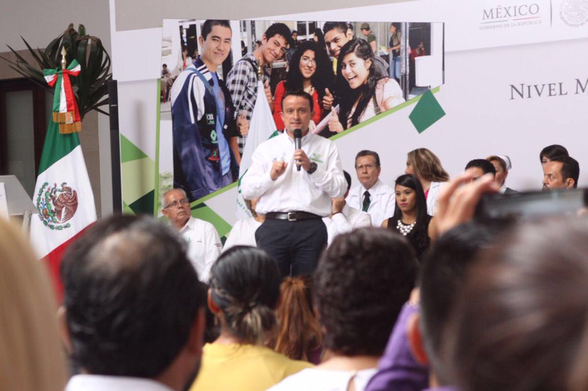 MikelArriolaP's tweet image. Entregamos con Gob. @JHerreraCaldera, 93 mil #NSS personalizados para estudiantes de escuelas públicas de #Durango