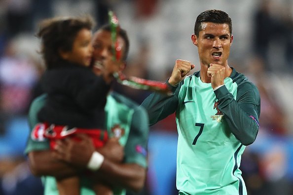 BBCMOTD's tweet photo. Team news and preview as we head into the #EURO2016 quarter-finals!

#POL v #POR 

https://t.co/HUq2KxNQPf https://t.co/SxOZYps23P