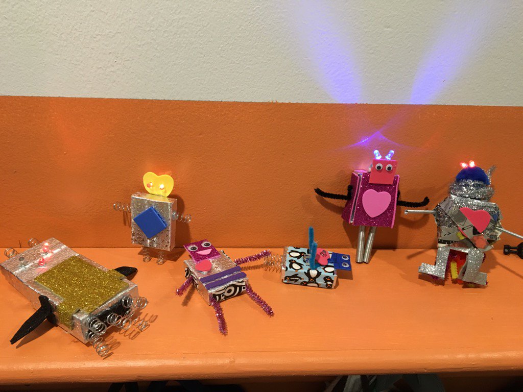 MakinIsLearnin's tweet image. Create the Future at Maker Camp #makercamp #makerobots #ledsarecool #createthefuture #goldengatelearningcenter #gglc