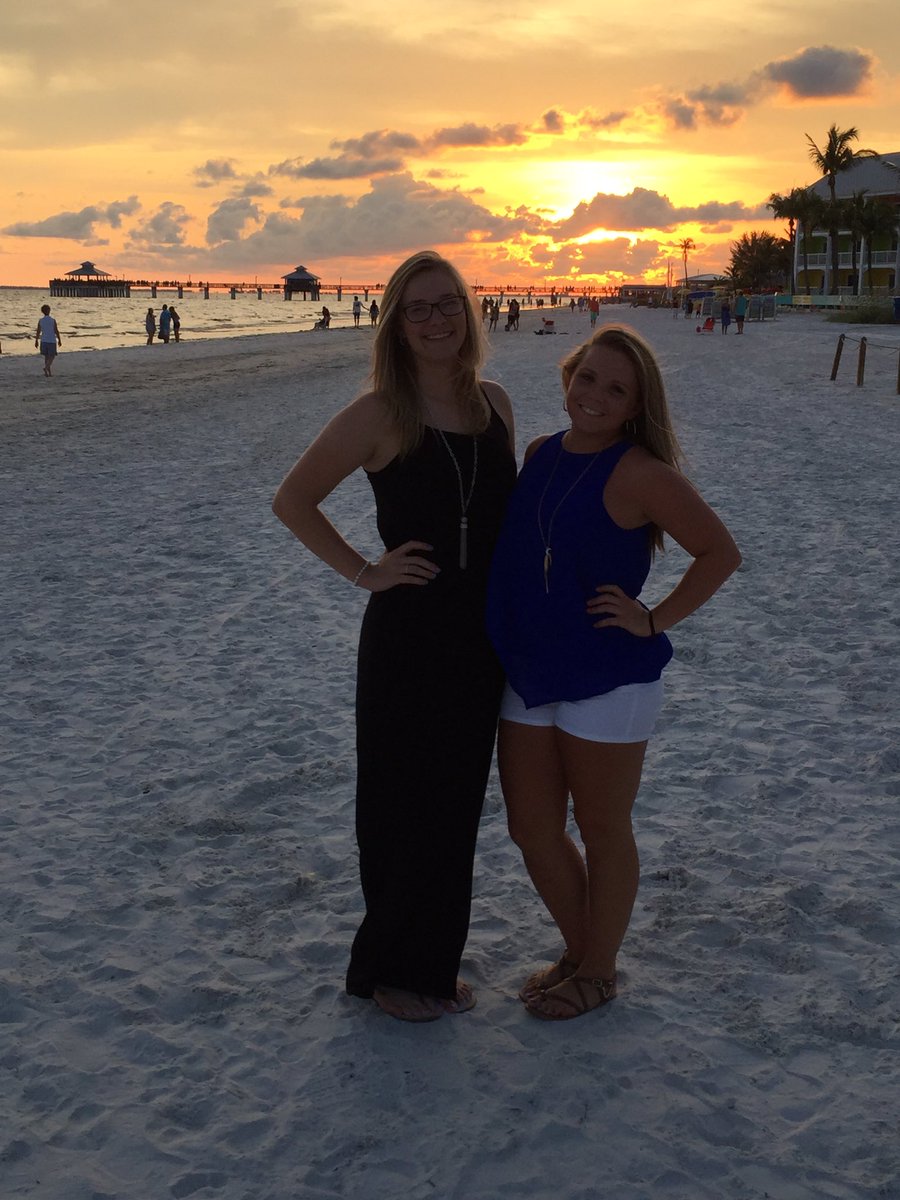 Court_Goodin's tweet photo. Couldn't ask for a better friend to spend vacation with ☀️🌺🍹 https://t.co/2MhAdWXsyM