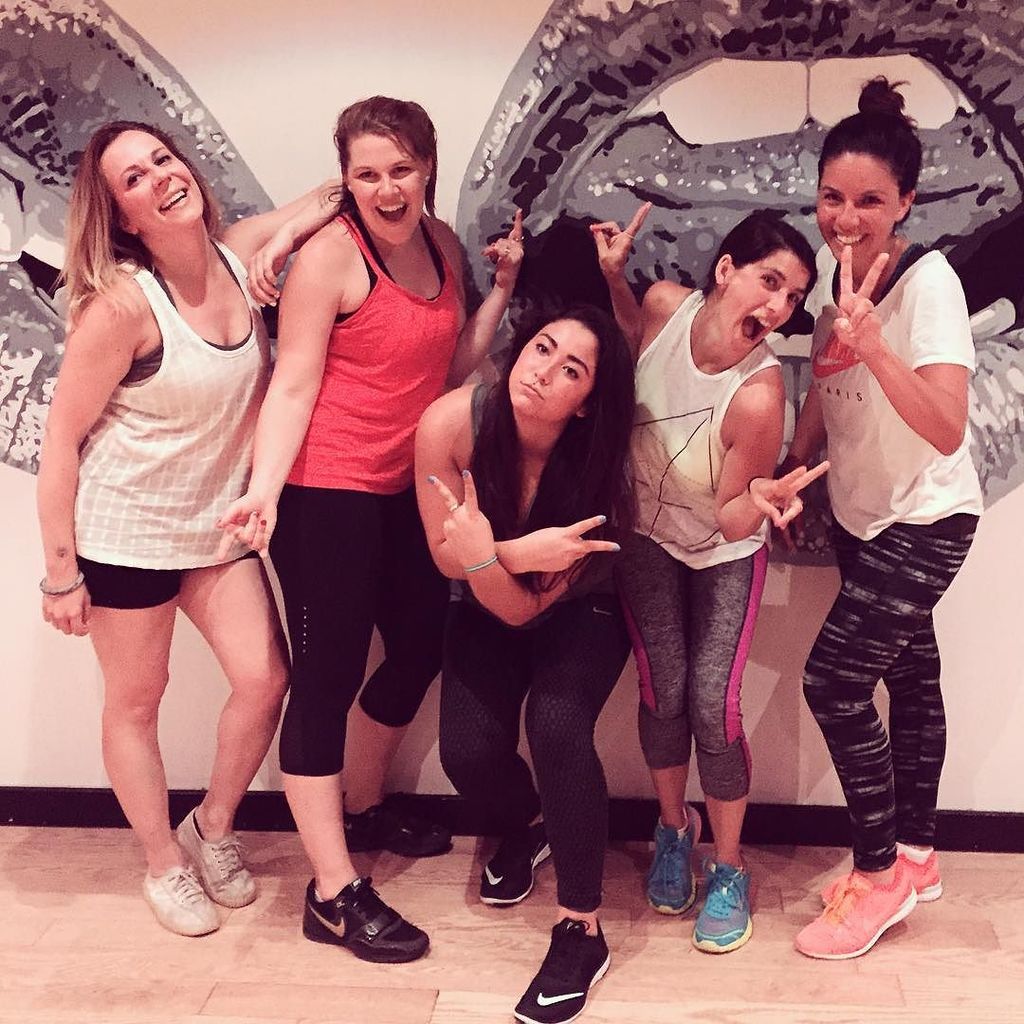 EmilyKay3's tweet photo. Yaaaaaaaaas @305fitness with the NY crew! Thank you @squatsnsplits for an epic class! #werk #nyc #dance #funwithfri… https://t.co/lksbXyzU1V