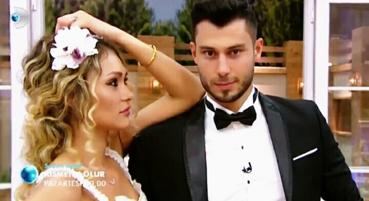 Hazemm65's tweet photo. Daha fazla nasıl kusursuz olunabilir diye soruyorum kendime 🙈💕 @EUbeyli @HzLatabek #kısmetseolur https://t.co/38UeF0FDHa