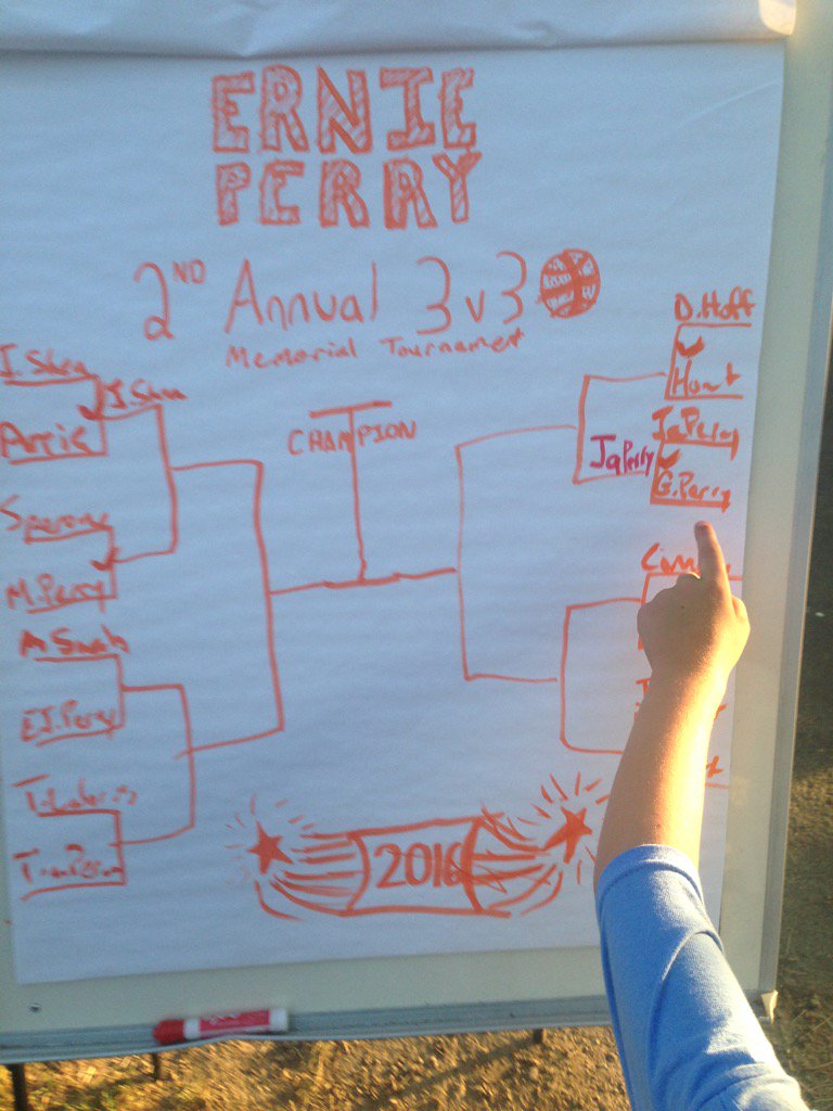 PrincetonPerry's tweet photo. #ernieperry3on3 the brackets are made. Playoffs! https://t.co/o6vCgjBNIm
