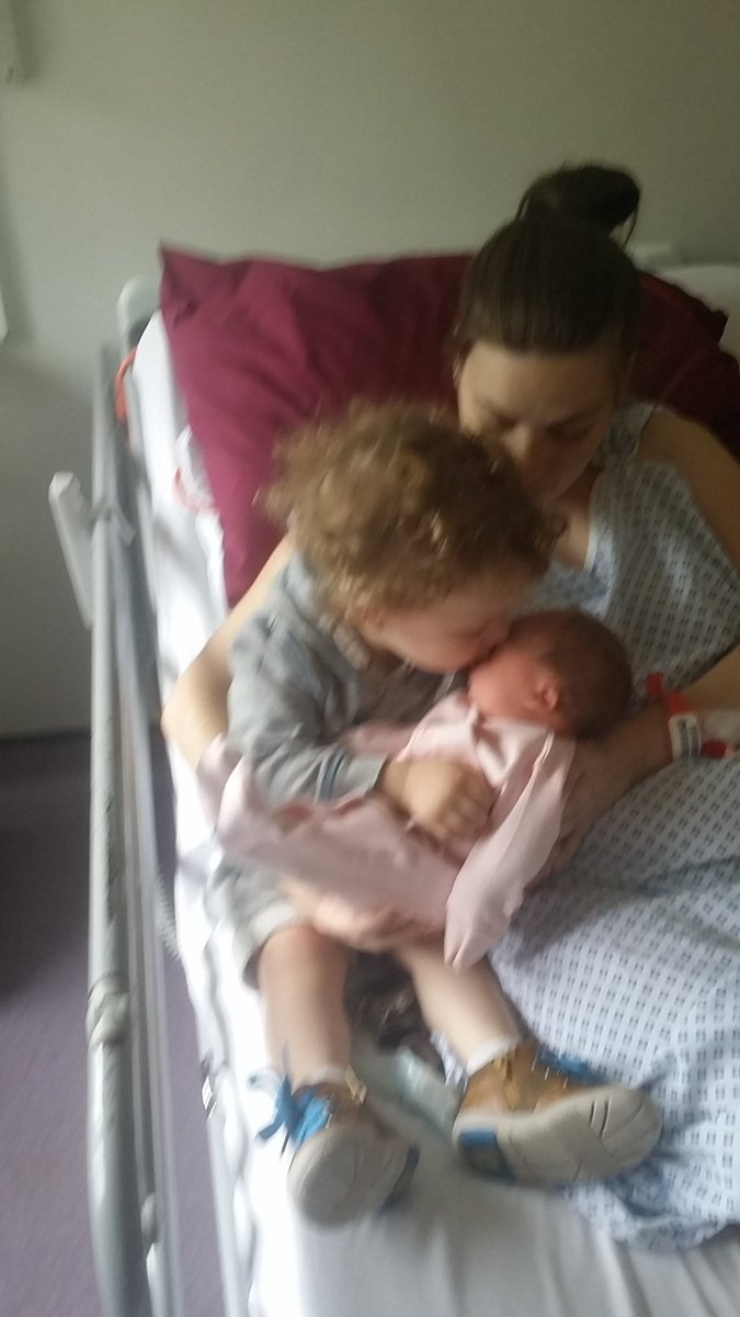 fattage1's tweet photo. My boy meeting his lil sis https://t.co/FsPWOp9zj6