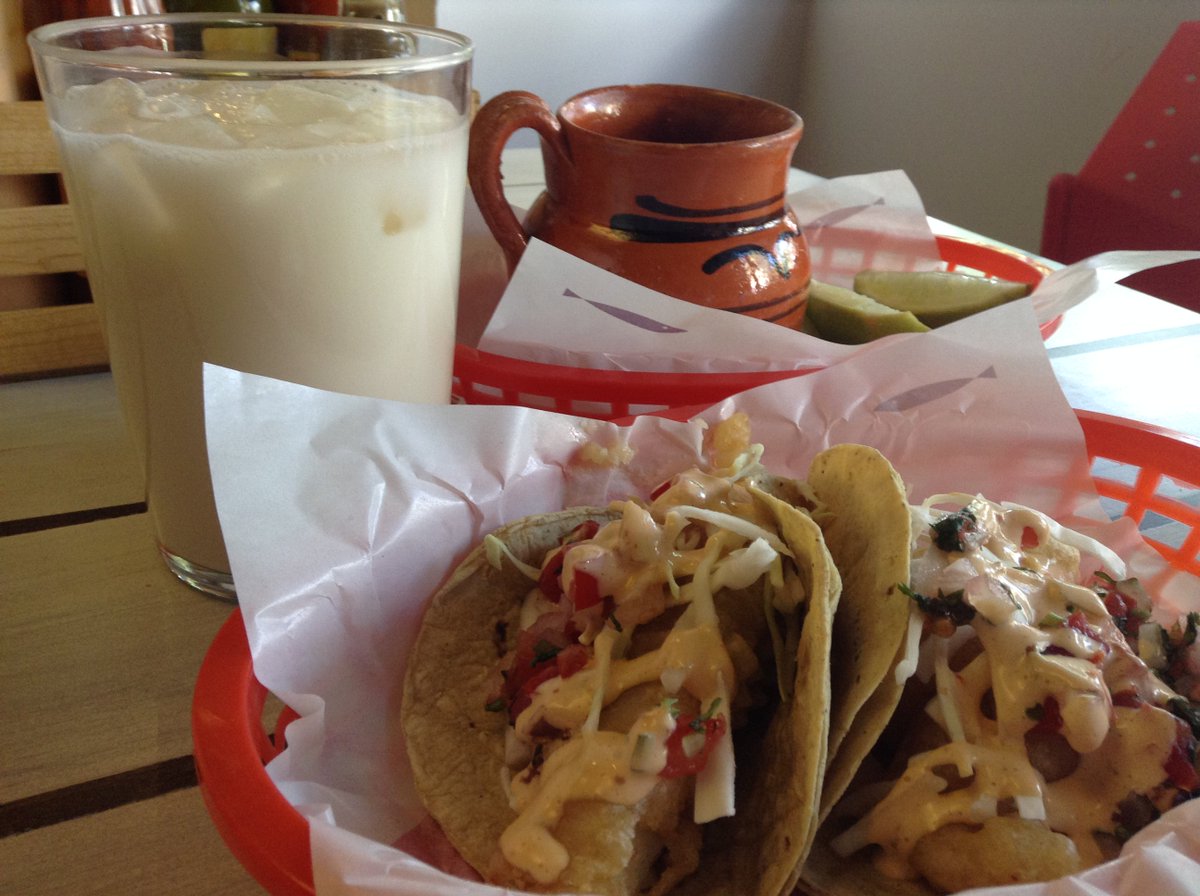 Antojo de Tacos? Ven a probar los mejores tacos de pescado! 
En la Roma o en. #mercadomoliere #tacosdepescado