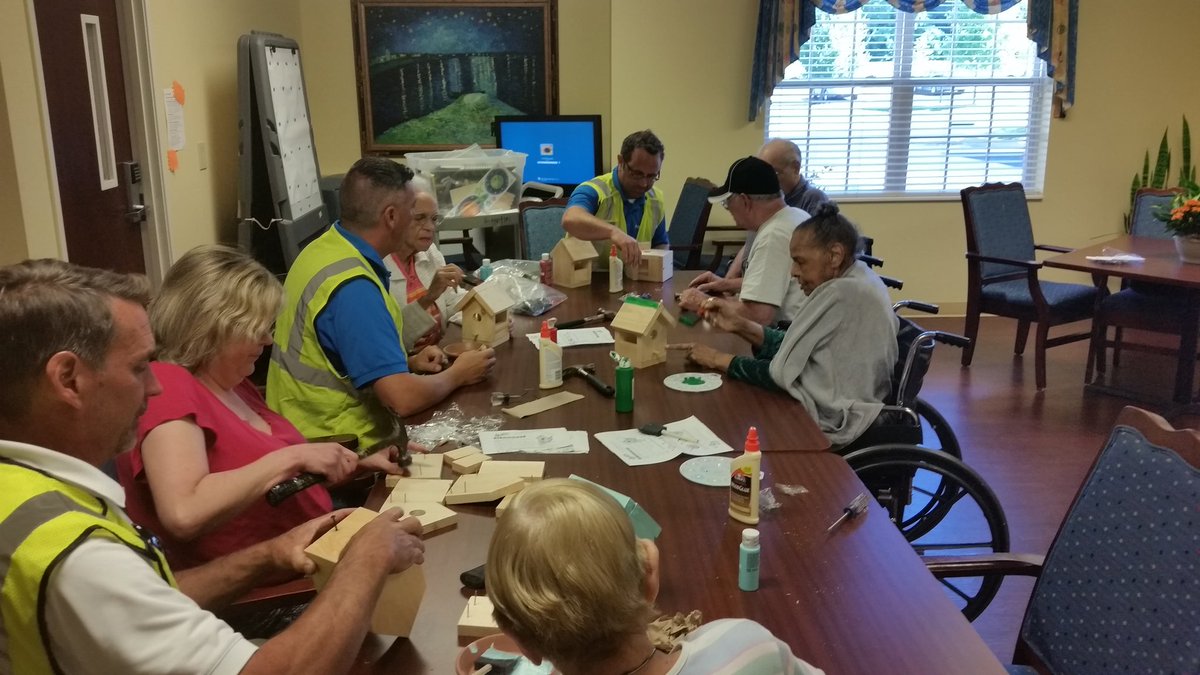 Our wonderful landscaping team built bird houses with the residents today! #CampusinColor <a href="/TrilogyLiving/">Trilogy Health Svcs</a>