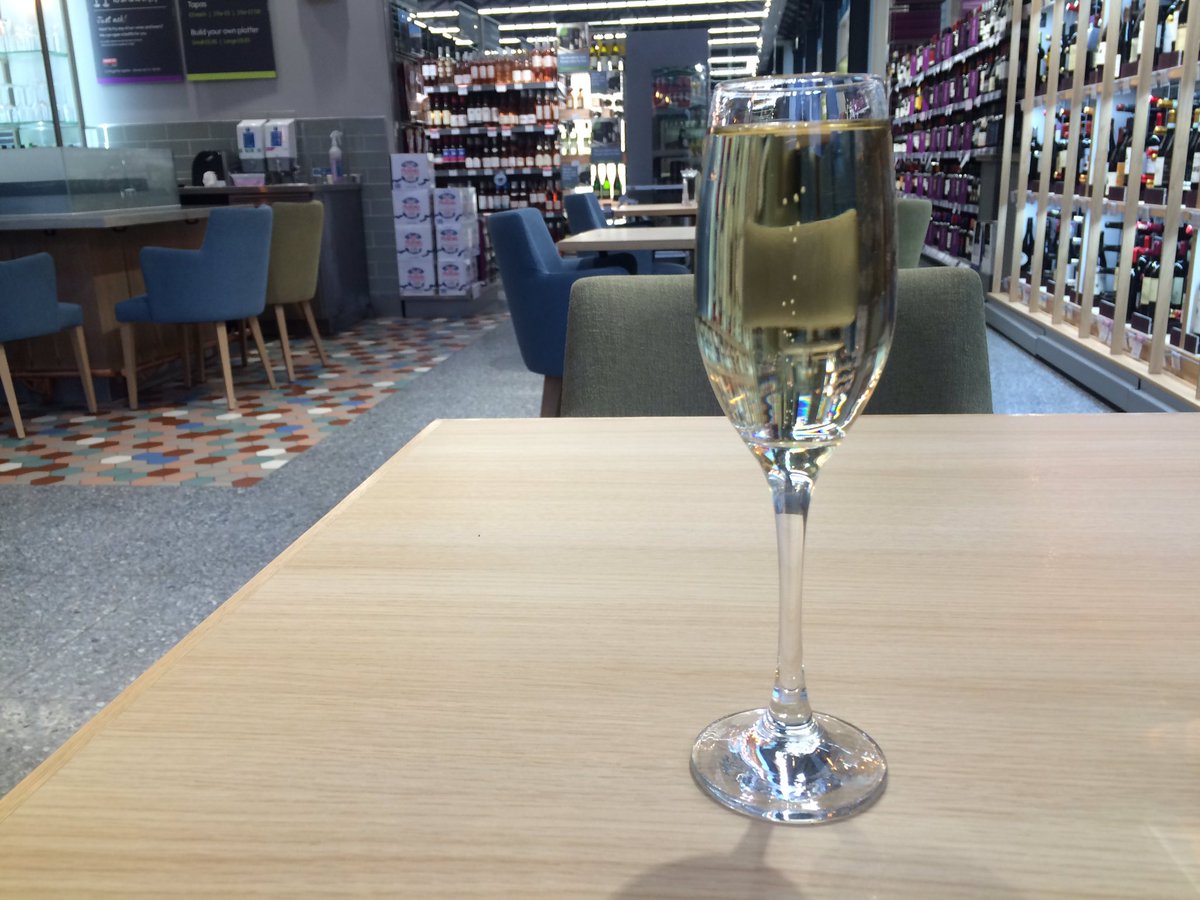 ColourAndVine's tweet photo. There's @Nyetimber by the glass at @waitrose Kings Cross wine bar - fantastic. #shoppingcanwait https://t.co/5eoSN4x1Gi