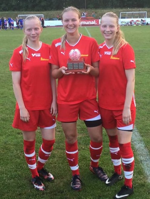 EskilsminneIF's tweet photo. Skåne vann Cup Kommunal mot Västerbotten med 3-0. Framträdande insatser av våra EIF-tjejer Lovisa, Linn och Ellen. https://t.co/kEheZNnMVx