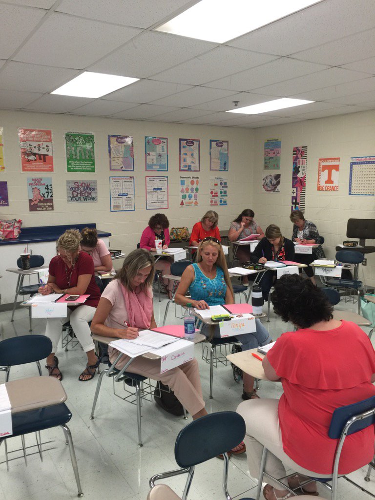 shannonstreett's tweet photo. Teacher-learners and leaders...more teacher rockstars! Regional Educator Summit 2016. #TNedu #tnsummerlearning https://t.co/95iGlhE3Ge