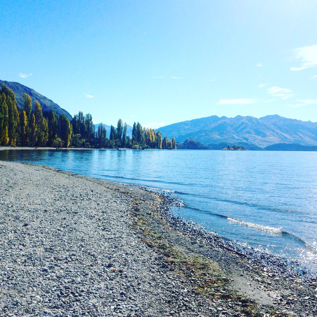 EscapeplanNZ's tweet photo. Dreaming of perfect winter days beside this iconic stretch of water https://t.co/HRISucGSnd