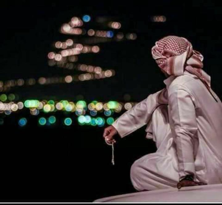 بعض ظـروف الزمن هدت الحـيل
وغير الصبر مافيه للشخص حيله
'
اللي بقى شعر و قصيد وسهر ليل 
بعـض الامـاني يا عرب مستحيلة