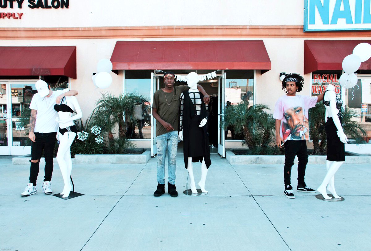 whole squad got hoes, don't trip. <a href="/TheRealYvngQuan/">Toosie</a> <a href="/Tez/">Tez</a>