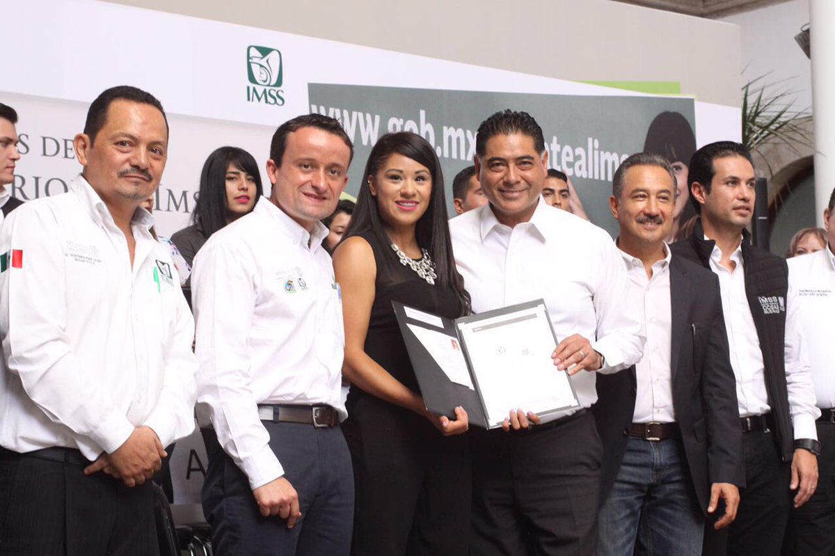 MikelArriolaP's tweet image. Es instrucción del Pte. @EPN acompañar a estudiantes de esc. públicas para que no dejen estudios por temas de salud