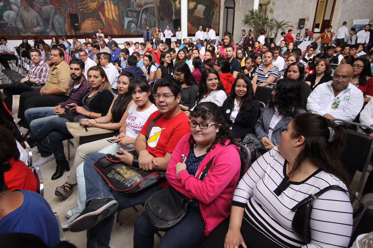 MikelArriolaP's tweet image. Es instrucción del Pte. @EPN acompañar a estudiantes de esc. públicas para que no dejen estudios por temas de salud