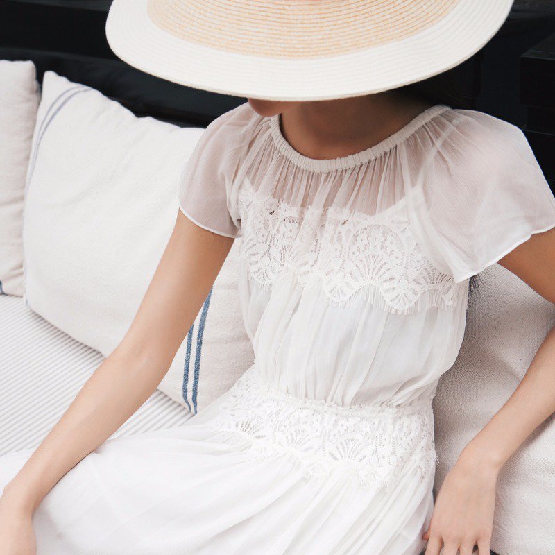 PdH_es's tweet photo. Deslumbra con un total look white.
Disponible en https://t.co/l2g9wjyo3u https://t.co/Dd2PJPc39I