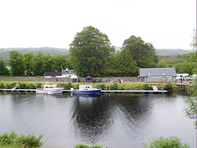 Jane_FAPs's tweet photo. Looking across the canal at the action https://t.co/ZTTdidwqfN