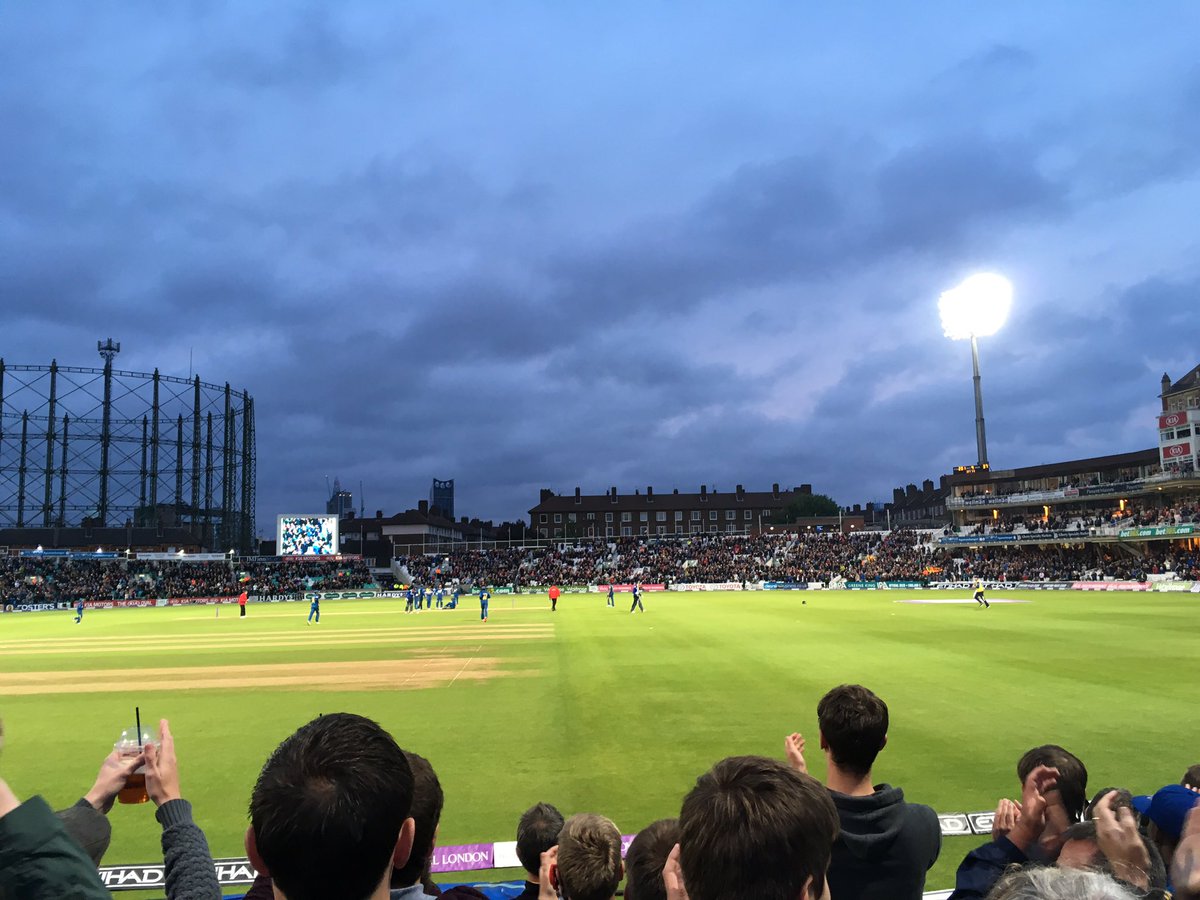 simigrewal_05's tweet photo. Well done @JasonRoy20 you did amazingly well and you deserved a standing ovation! #ENGvSL https://t.co/VTVLCJHdBH