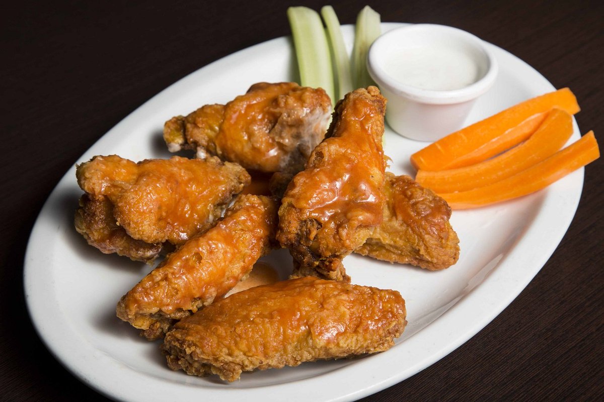 flamasgrillpty's tweet photo. En nuestra semana loca tenemos una súper promo. 👉 ¡Come todas las Flamas Wings que puedas por solo $9.00! 😱 https://t.co/b1lVOOsb9f