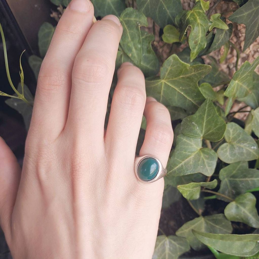 MalaMaror's tweet photo. Green agate ring 💚 https://t.co/X3j4DQ3whF https://t.co/AlpoAbWEZ4