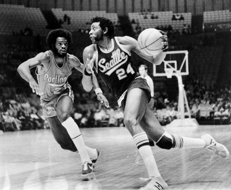 FullCourtFilm's tweet photo. Early Entry? One and Done? Thank @SpencerHaywood for the Privilege #FullCourtFilm @nytimes https://t.co/koFW4Atqrx https://t.co/Ur61NZn7Ru