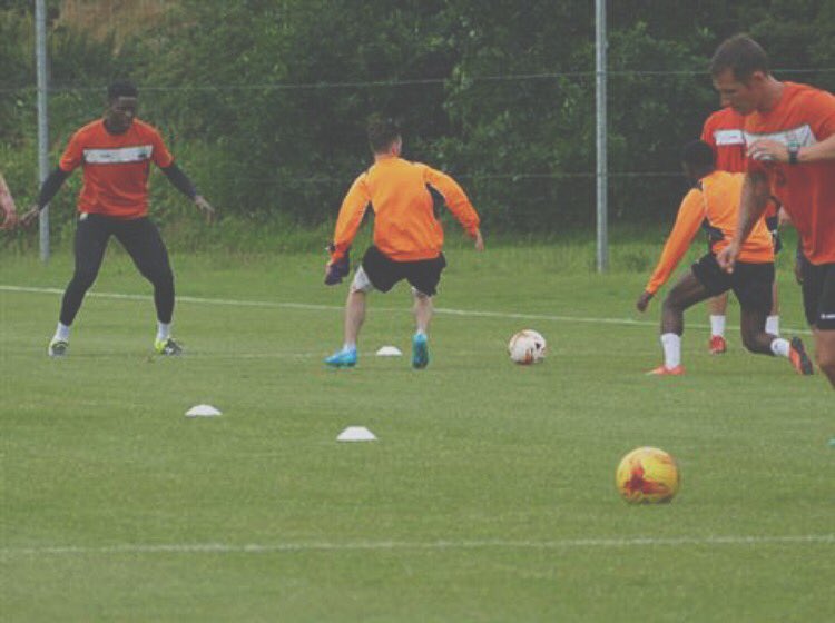 ShaneC_1997's tweet photo. First day of preseason #Blow ⚽️ https://t.co/vaxLiLGRpu