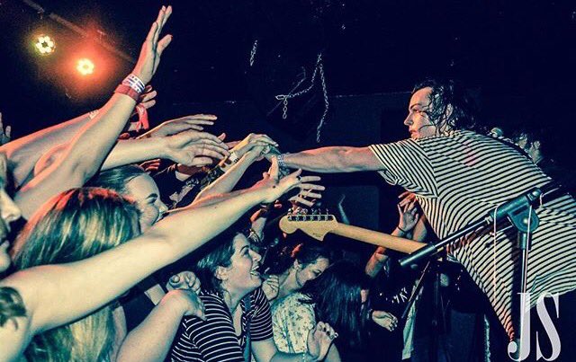 GoodbyeHonolulu's tweet image. TOMORROW NIGHT AT @HorseshoeTavern WE'RE OPENING FOR @LIMBLIFTER - 19+, WE PLAY AT 10! #GoodbyeHonolulu #Limblifter