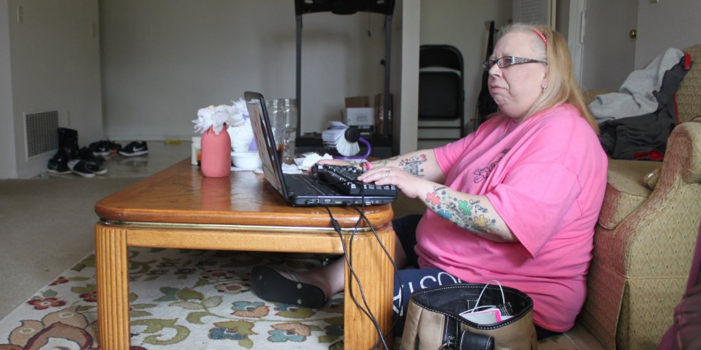 BusinessInsider's tweet image. Inmates pay this woman to run their Facebook pages almost 100 hours/week — via @MarshallProj read.bi/295Mn0K