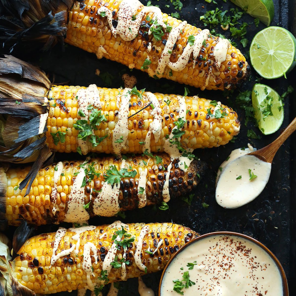 findingvegan's tweet image. #summer Grilled Corn with Sriracha Aioli findingvegan.com/grilled-corn-w… by @minimalistbaker #vegan