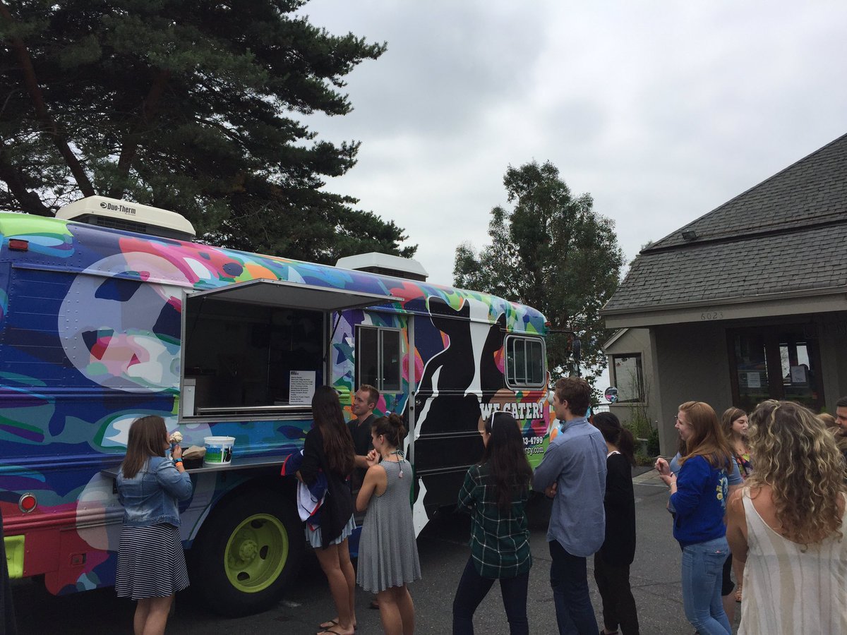 S_Coke's tweet photo. #internsatconcur soaking up the cloudy day and digging into @benandjerrys ice cream. π¦ #sapixp #nobaddays https://t.co/UPU1QfFTpD