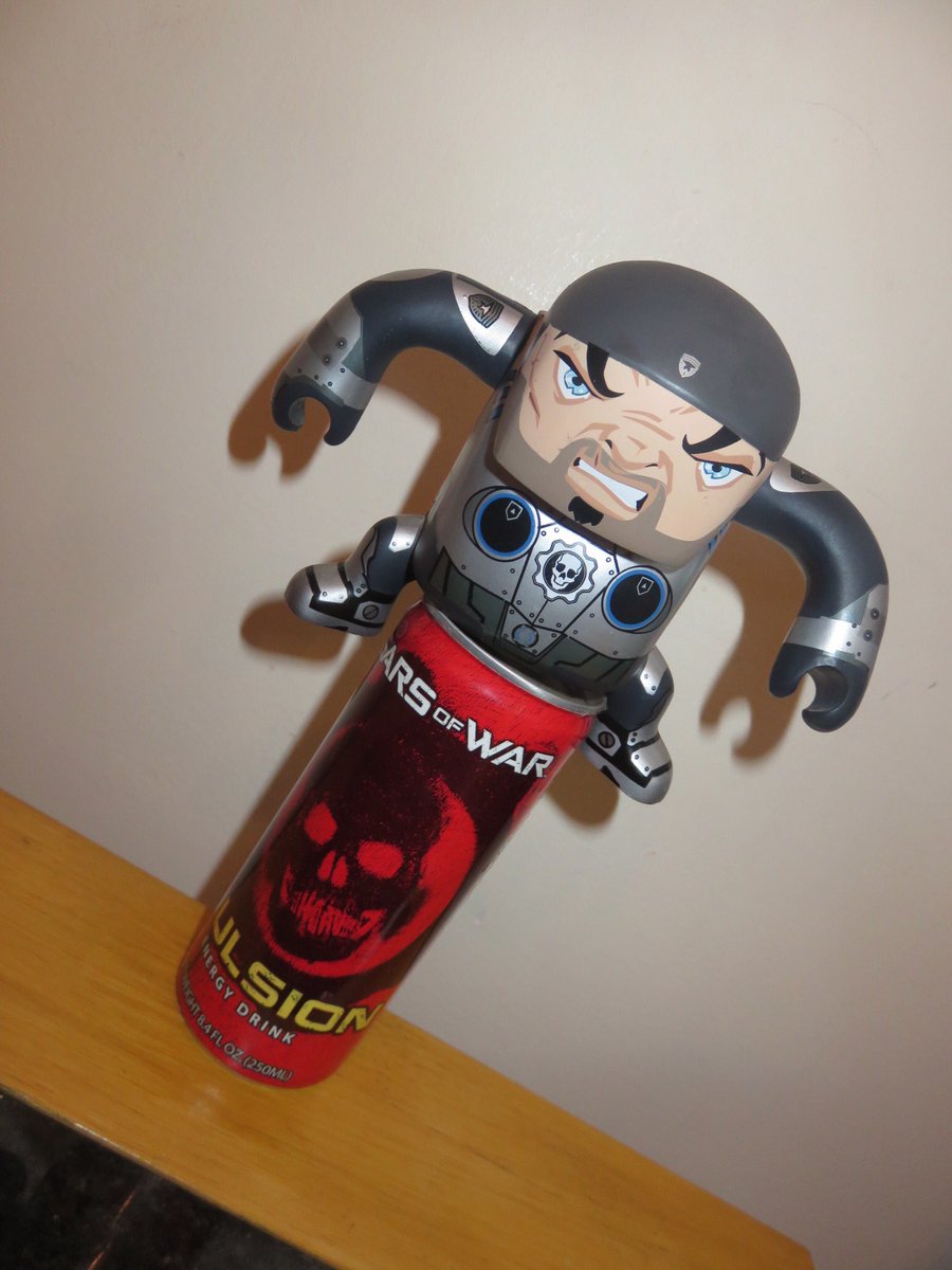 CogCouple's tweet photo. @KAOTIICxYOU7H @ProGear360 @CrypticAshes @GearPlayGaming @MrCaymanian @RenderCEO #minimarcus disapproves of all this https://t.co/op538Jc3aG