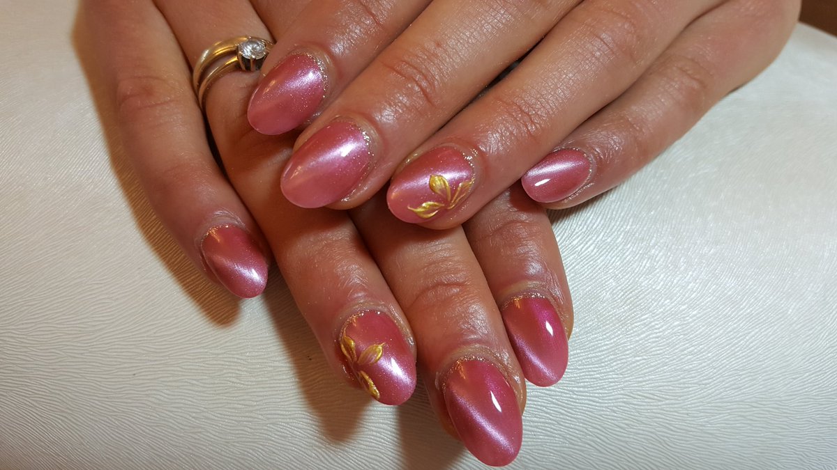 lyninails's tweet photo. Schnelle Studiogelnägel...einfach aber wirkungsvoll 😊 https://t.co/JThGxp5vZZ