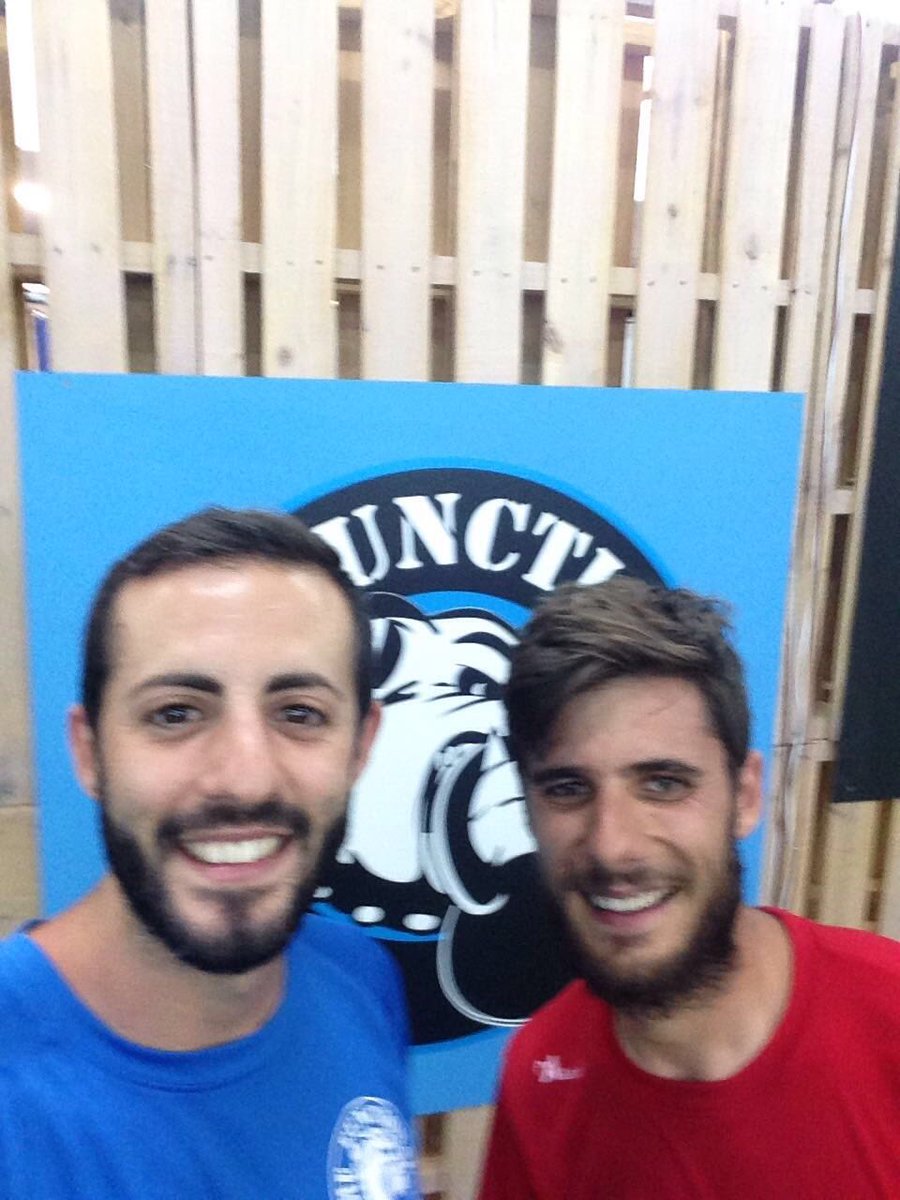 ximet_13's tweet photo. A grandes profesionales solo les espera el éxito! @alexsalvador14 gracias por el entrene de hoy! #ExtremeFunctional https://t.co/RApR3fNEaO