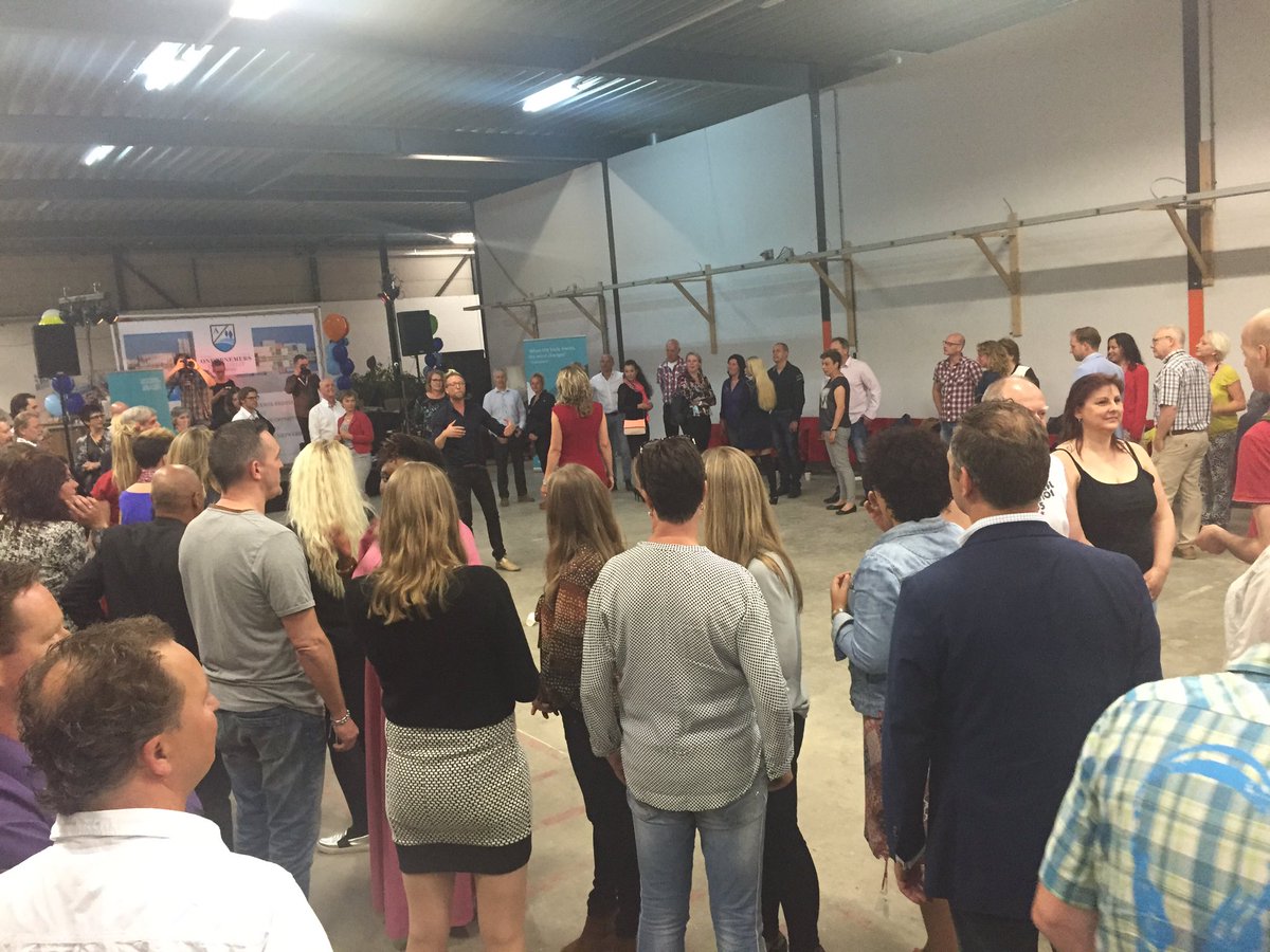 ChantiJanssen's tweet photo. Top event @AlmereinBedrijf Dank voor het enthousiasme! #netwerken #ondernemen #oib @Hal24hotspot https://t.co/nMZR8r5cL9