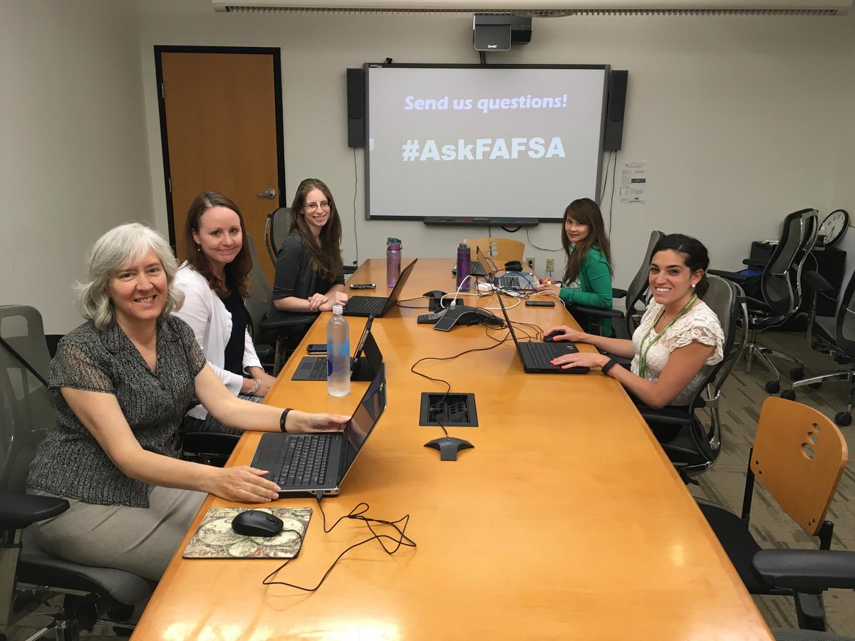 FAFSA's tweet photo. LIVE: The @FAFSA team is here to answer your financial aid questions! Tweet your questions using #AskFAFSA! https://t.co/4BnvLQSVcY