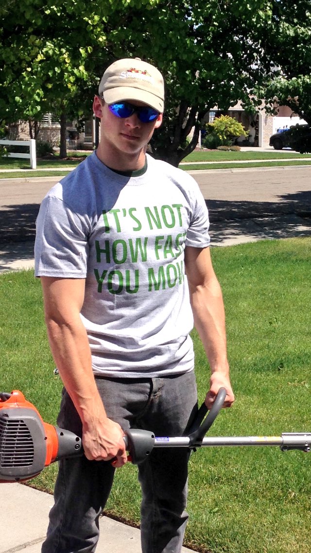 smitty_11_'s tweet photo. @smitty_11_  @JohnDeere Thanks for the shirt. You know what it means to mow a lawn. #Giveaway #CutGrass https://t.co/7HRQUPl8YD