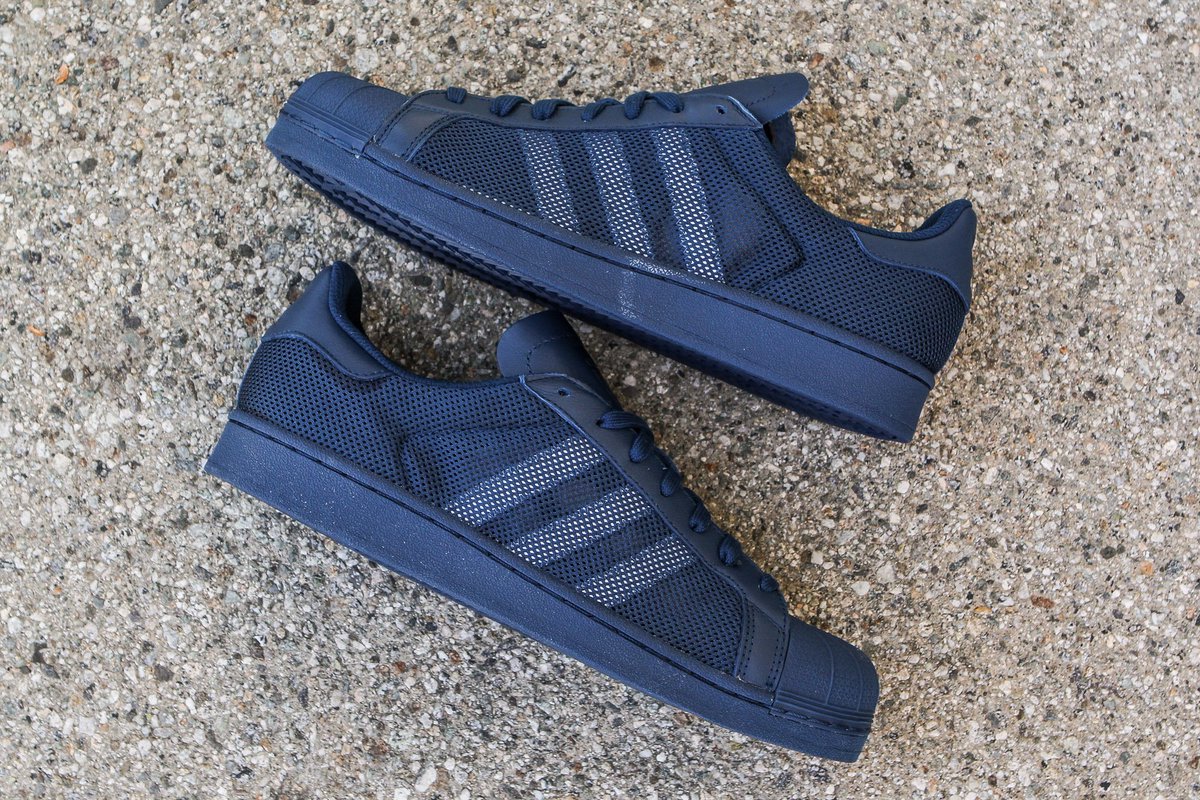 adidas superstar triple