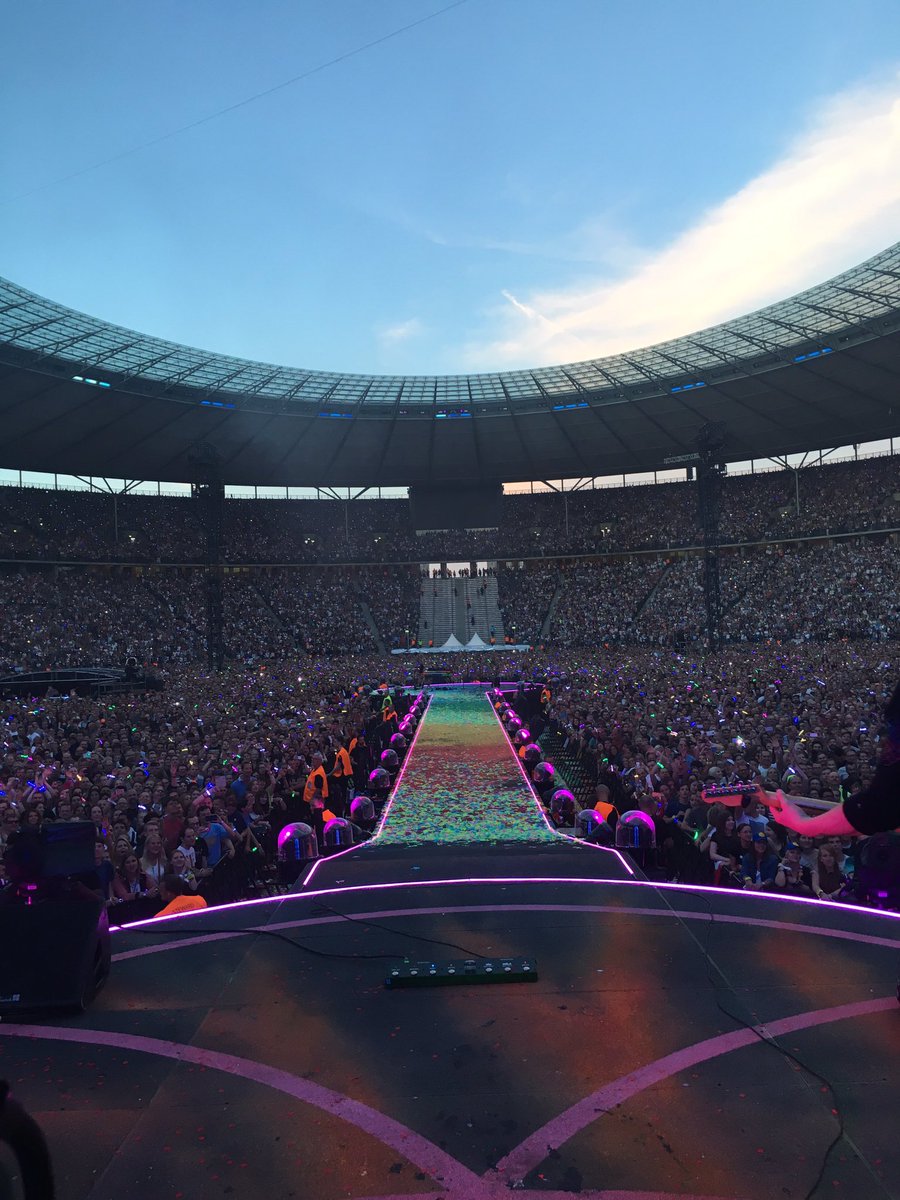 coldplay's tweet photo. Live on stage!! WC. X https://t.co/oVpN1R2dmx