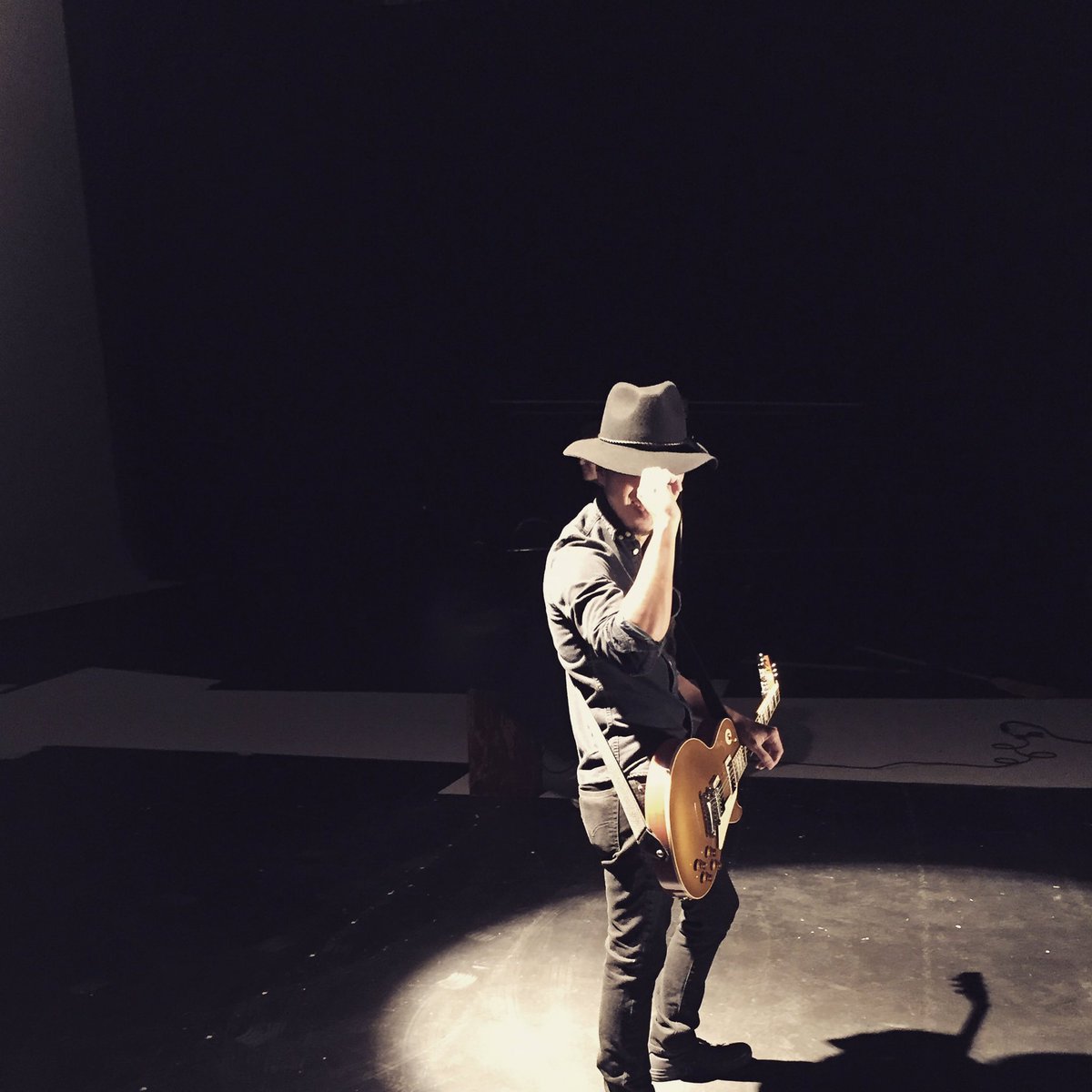 guitarsaurus's tweet photo. Shooting today with @NicksWildRide footage for @OUTDChannel. That @gibsonguitar Les Paul ended up stealing the show. https://t.co/fodyBZUdnc