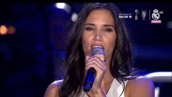 India_CF_Cadiz's tweet photo. Preciosa, elegante y con enamorando a todo el Santiago Bernabéu ¡Enorme @IndiaMartinez #90Minutos #PlacidoEnElAlma https://t.co/mOF2SGo2f1