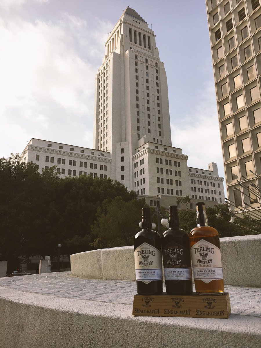 Aodain92's tweet photo. At the centre of it all, @TeelingWhiskey Trinity hanging with the @LAPDWestLA in #cityhall in #dtla #spiritofdublin https://t.co/s55QazwrkJ