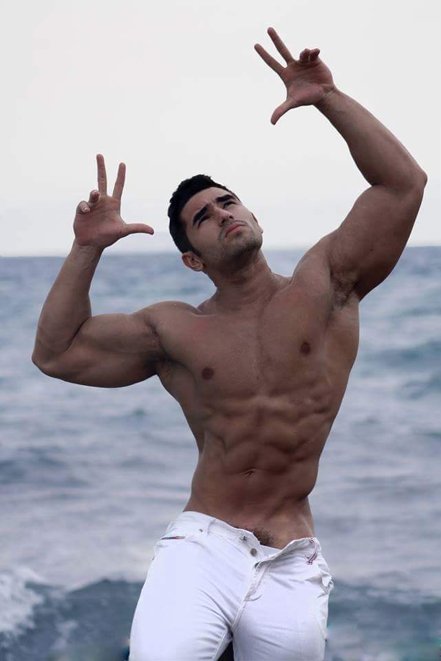 pvgay's tweet photo. #HombresLatinos #pvgay #AlexanderRendon fitness trainer https://t.co/oY7T3xgSOT